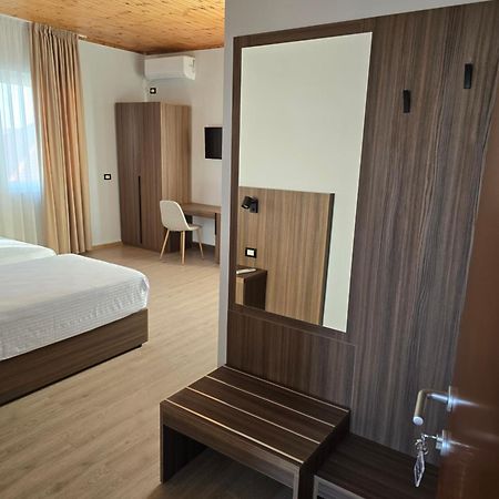 Hotel Aleks Shkoder Exterior photo