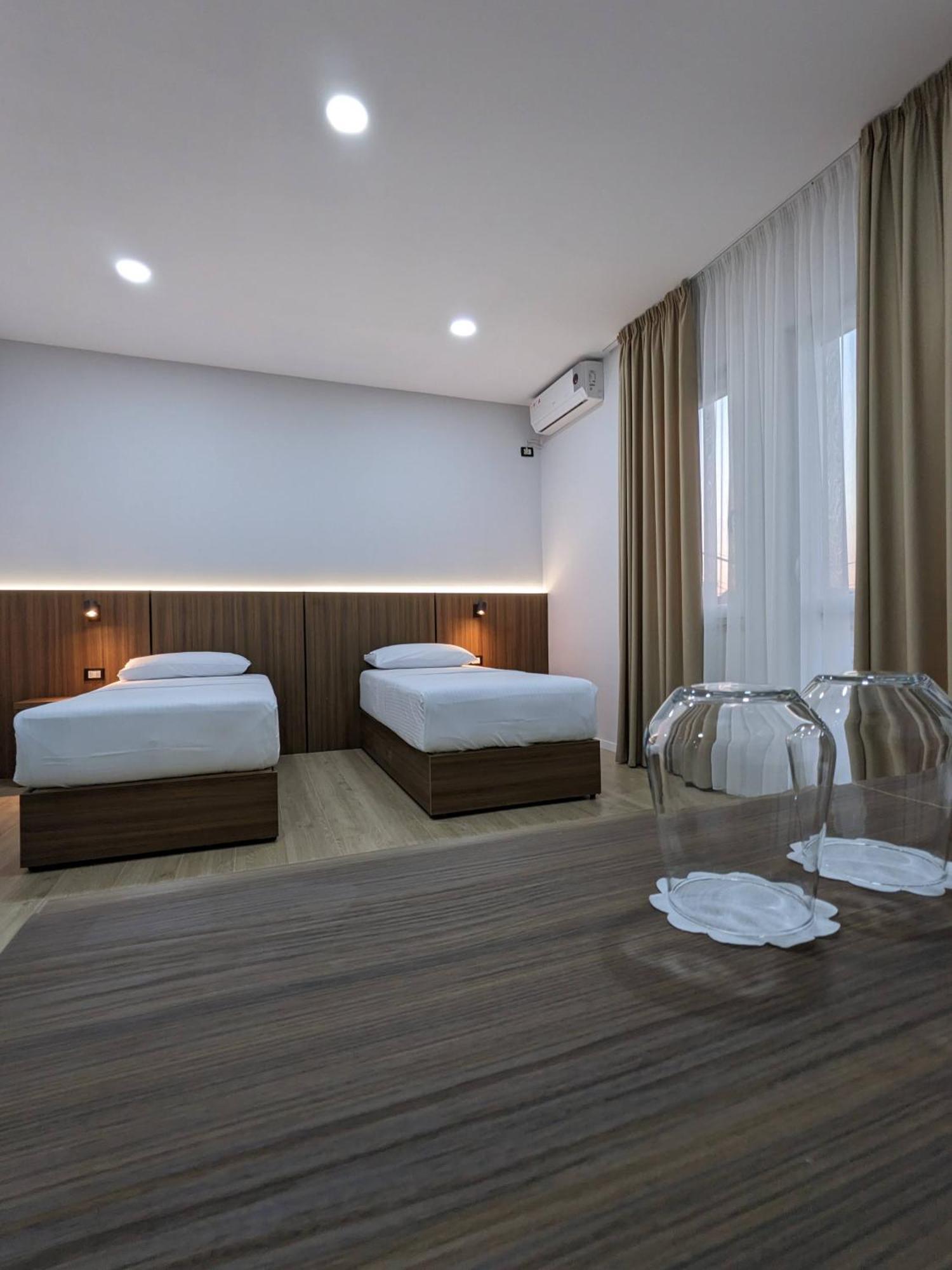 Hotel Aleks Shkoder Exterior photo