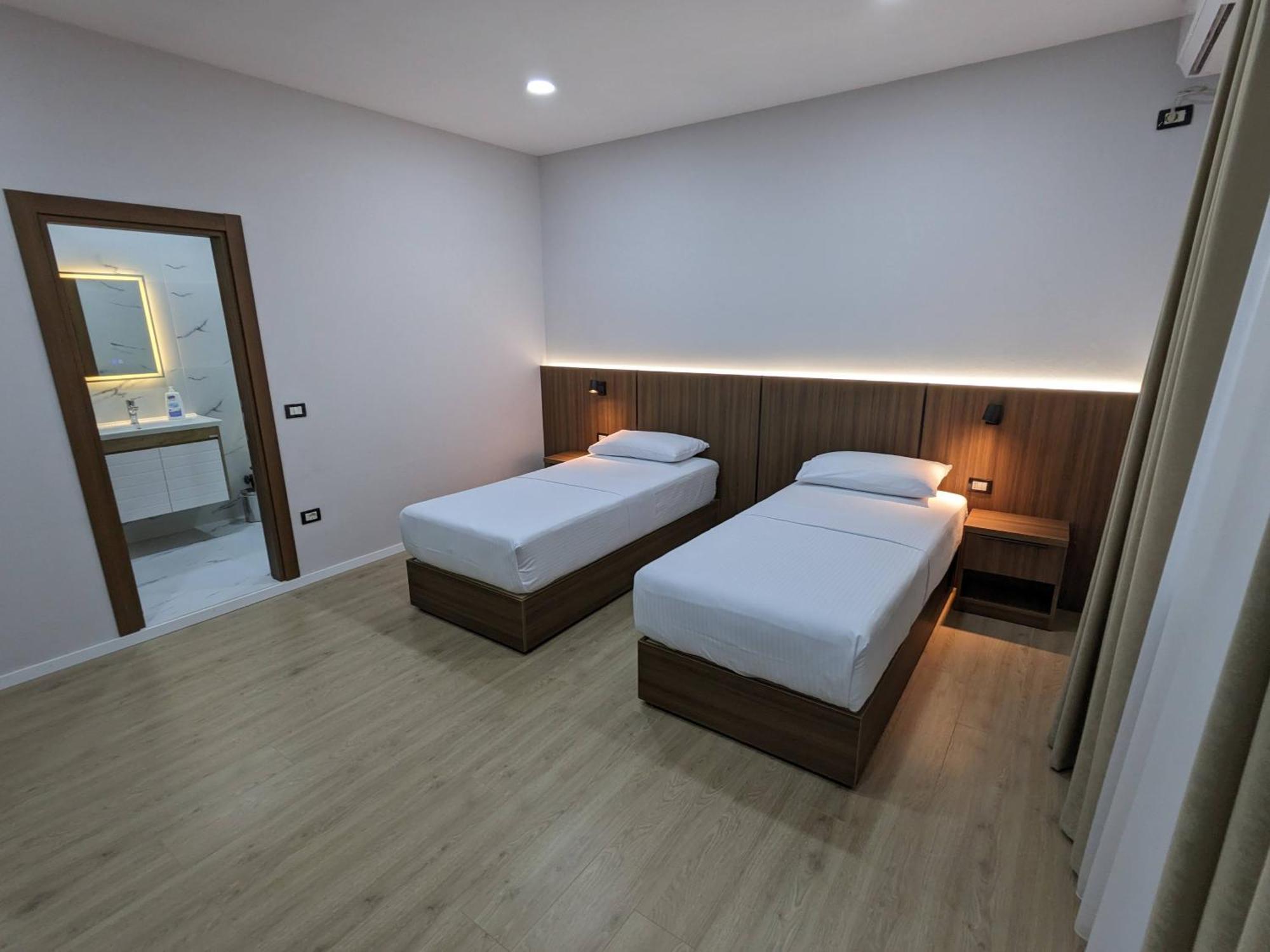 Hotel Aleks Shkoder Exterior photo
