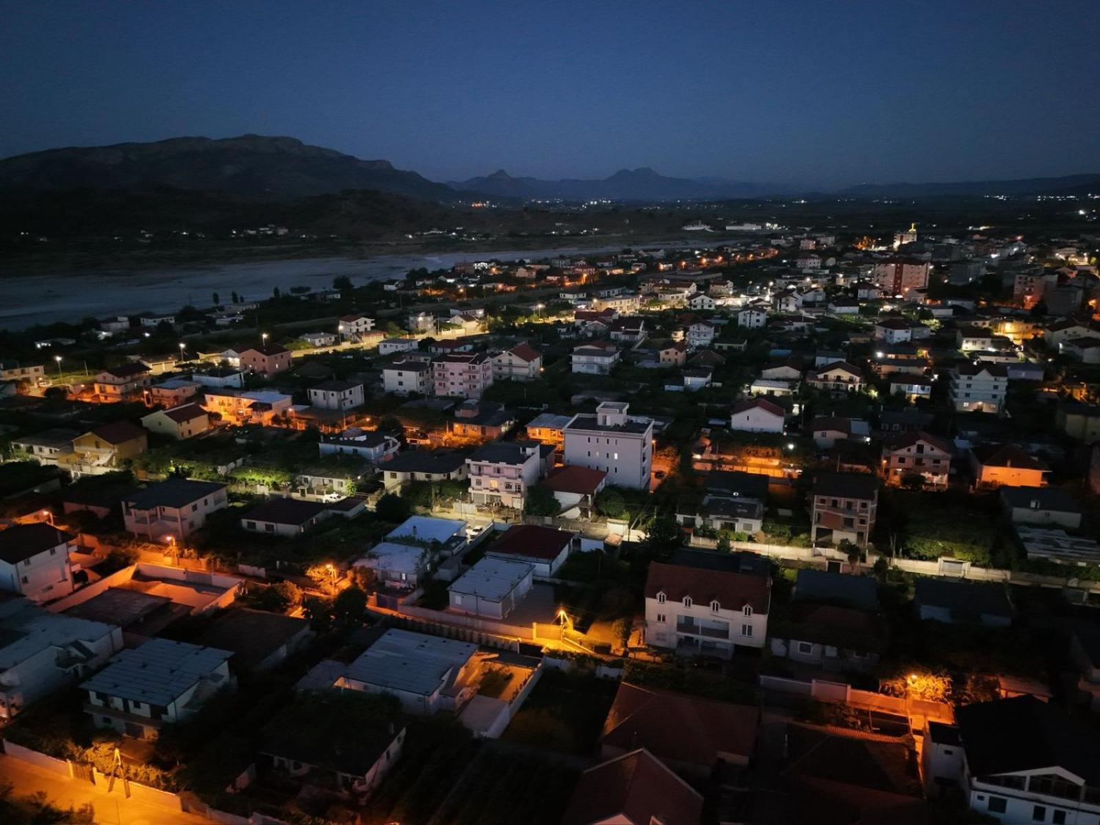 Hotel Aleks Shkoder Exterior photo